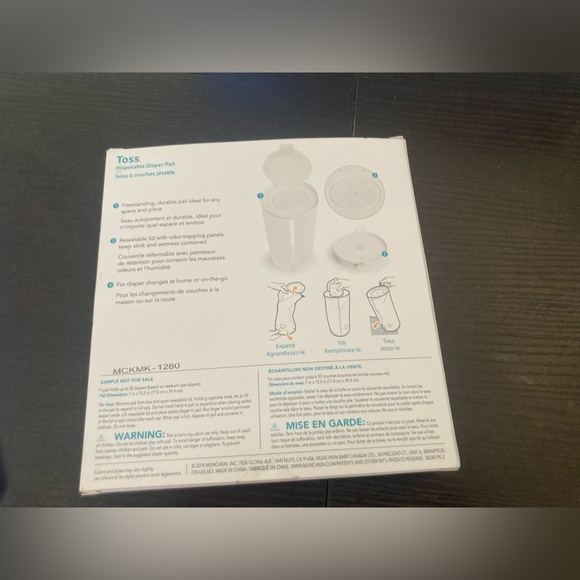 Munchkin Portable Diaper Pail 1 pail included in the box. Perfect for traveling - Picture 3 of 4